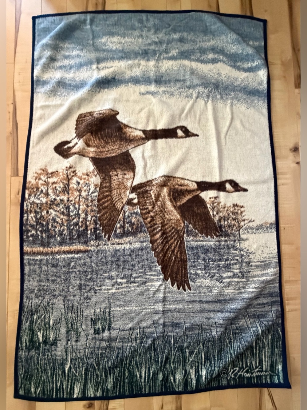 Vintage reversible Biederlack acrylic blanket with Canadian geese